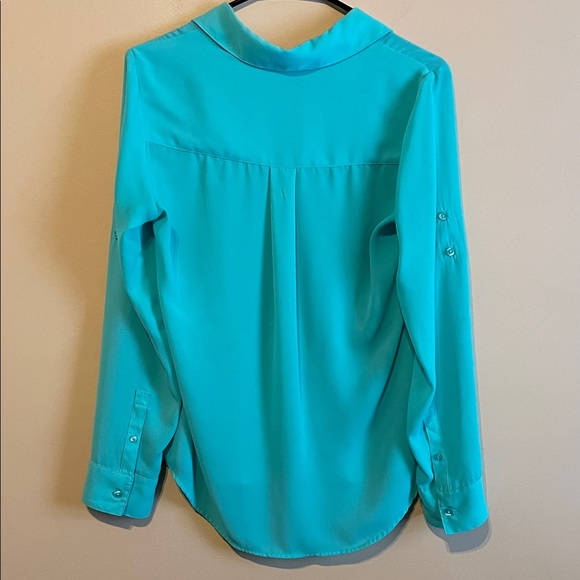 Express Women's The Portofino Shirt Sea Foam Green Chiffon Hi-Low Button-Up - Picture 5 of 7